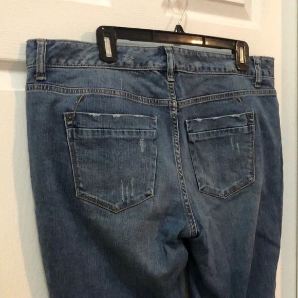 Mossimo Curvy Fit Boot Cut Jeans - Picture 4 of 10